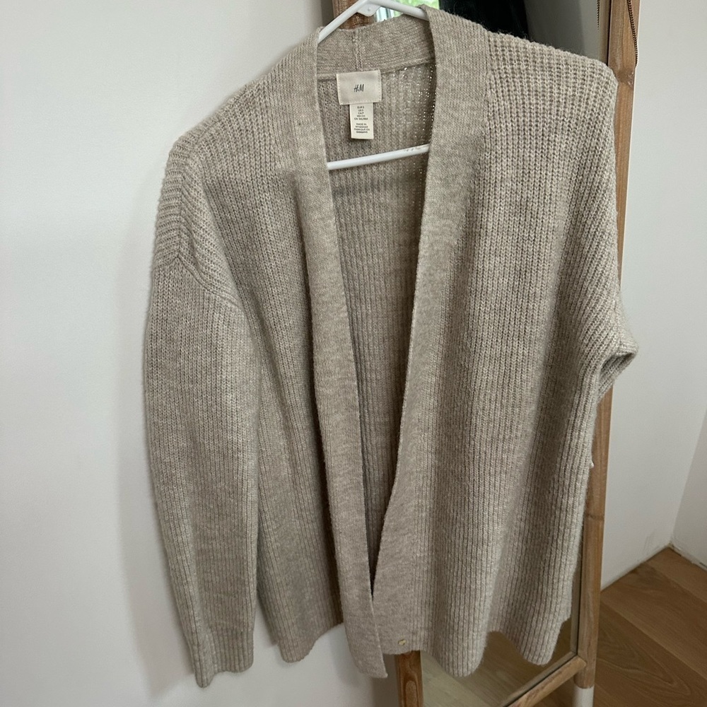 H&M Women's sweater cardigan